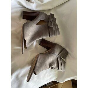 Taupe Suede Peep-Toe Ankle Booties With Bow Detail & Side Zippers 11M